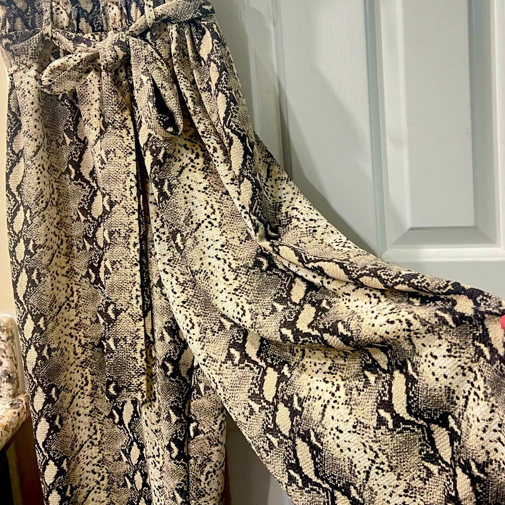 Snakeskin Print Wide-Leg Jumpsuit – Stand out